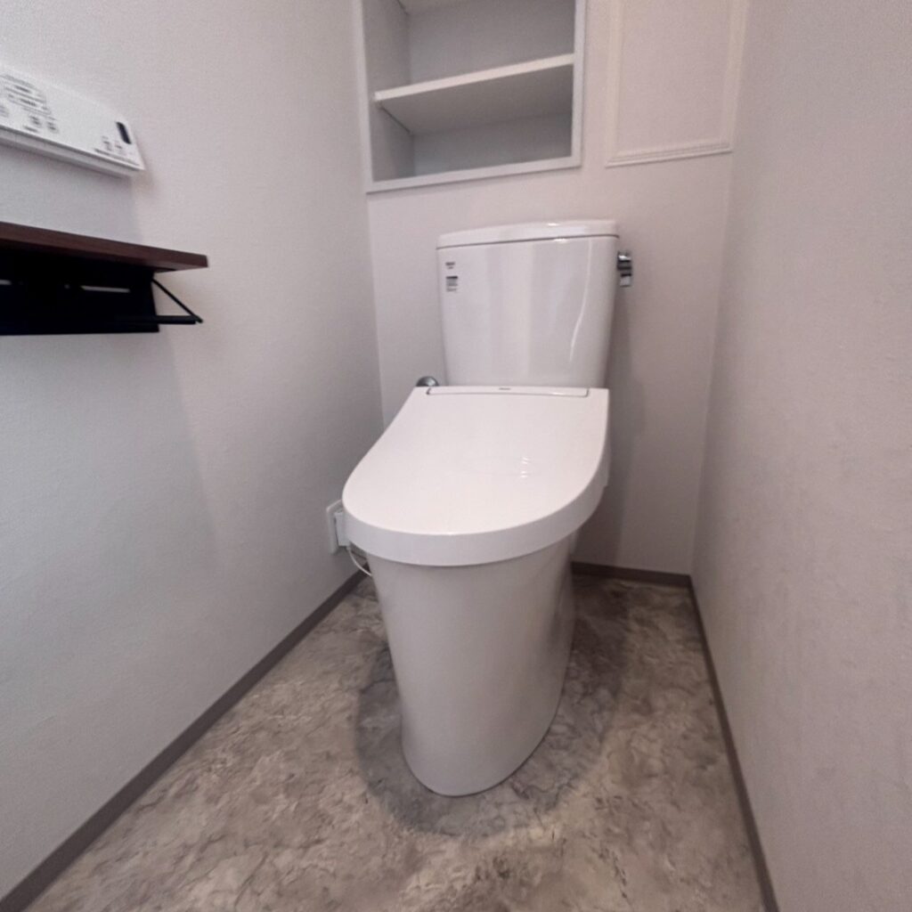 ch20251208-toilet-after-toto-ピュアレストQR施工後