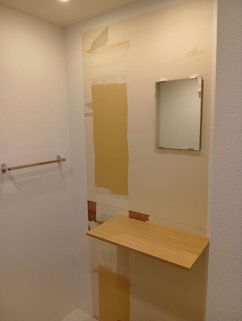 colorhousing-20260326-TOTO特注フリーサイズ大型鏡- W1200×H450-MMA1A1200A1290W-before