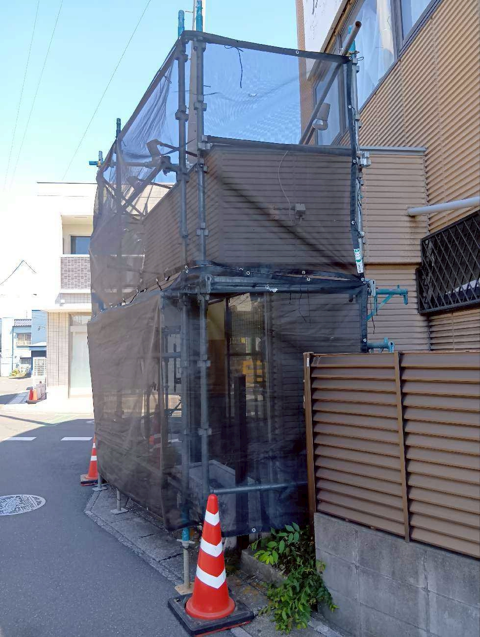 足場設置後の別角度の写真