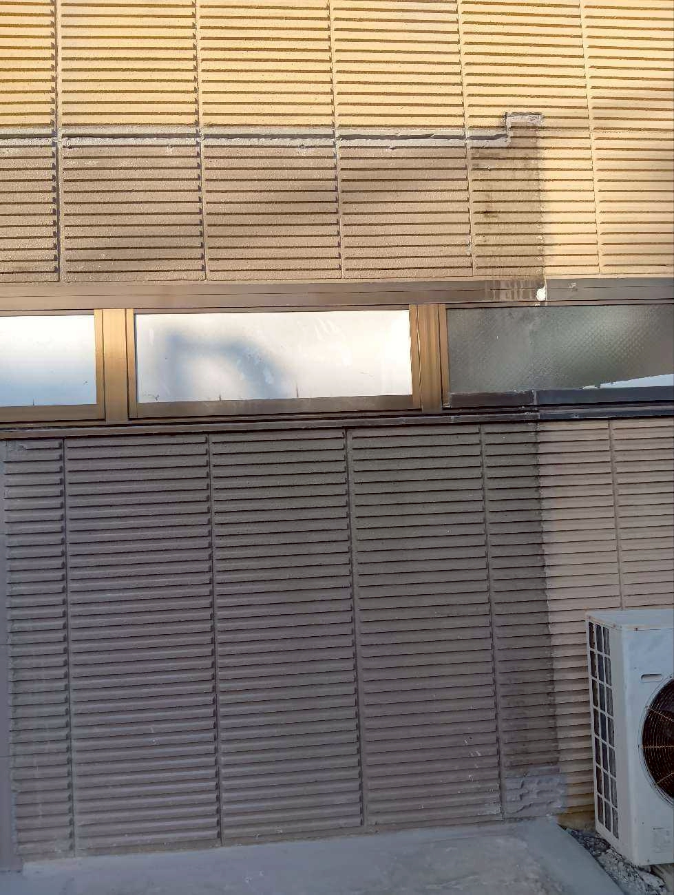 増築部分解体後に壁を仕上げた写真