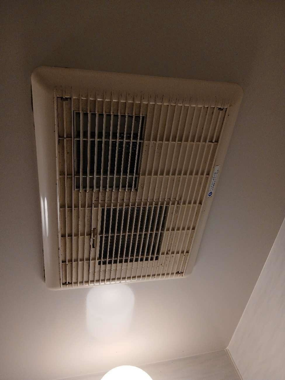 交換前の浴室暖房換気乾燥機