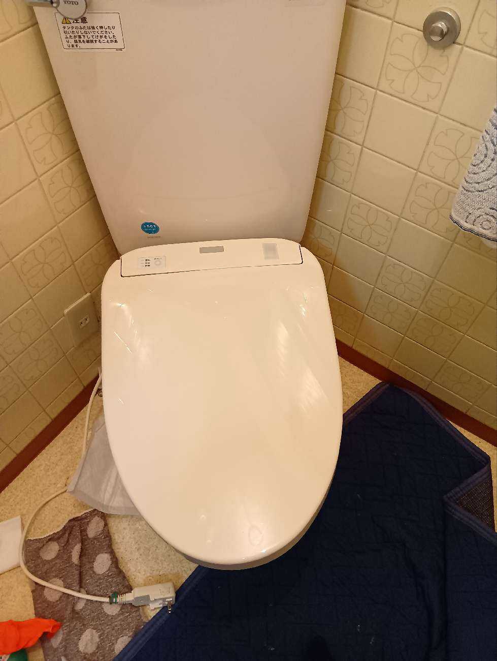 LIXILシャワートイレDシリーズへ交換する前の洗浄便座